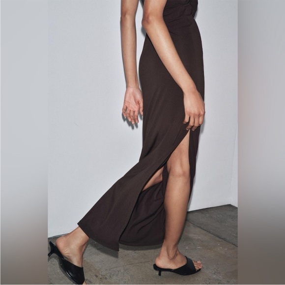 ZARA HALTERNECK DRESS WITH FLOWER - Picture 4 of 9